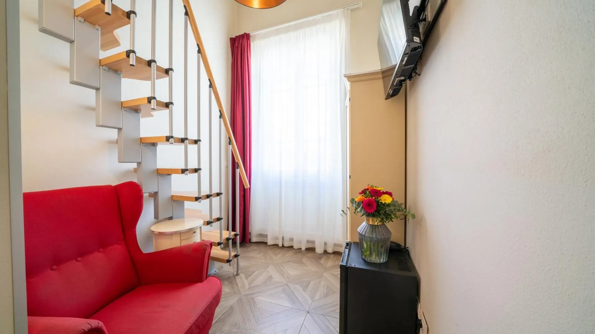 Residenza Conte Di Cavour & Rooftop Floransa Konukevi