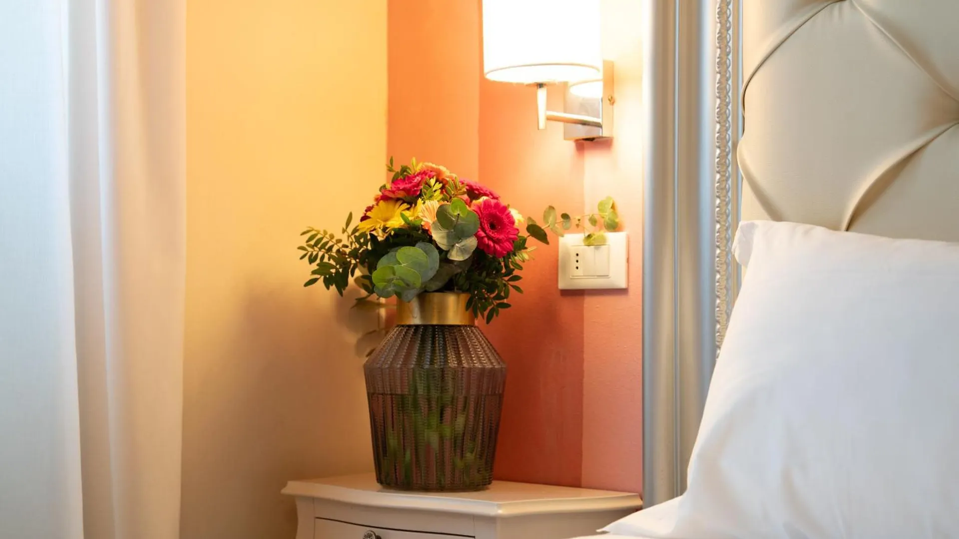 Residenza Conte Di Cavour & Rooftop Floransa 2*,
