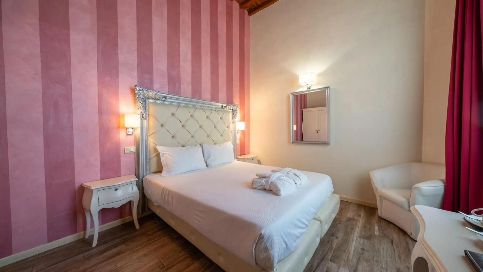 Residenza Conte Di Cavour & Rooftop Florence 2*,