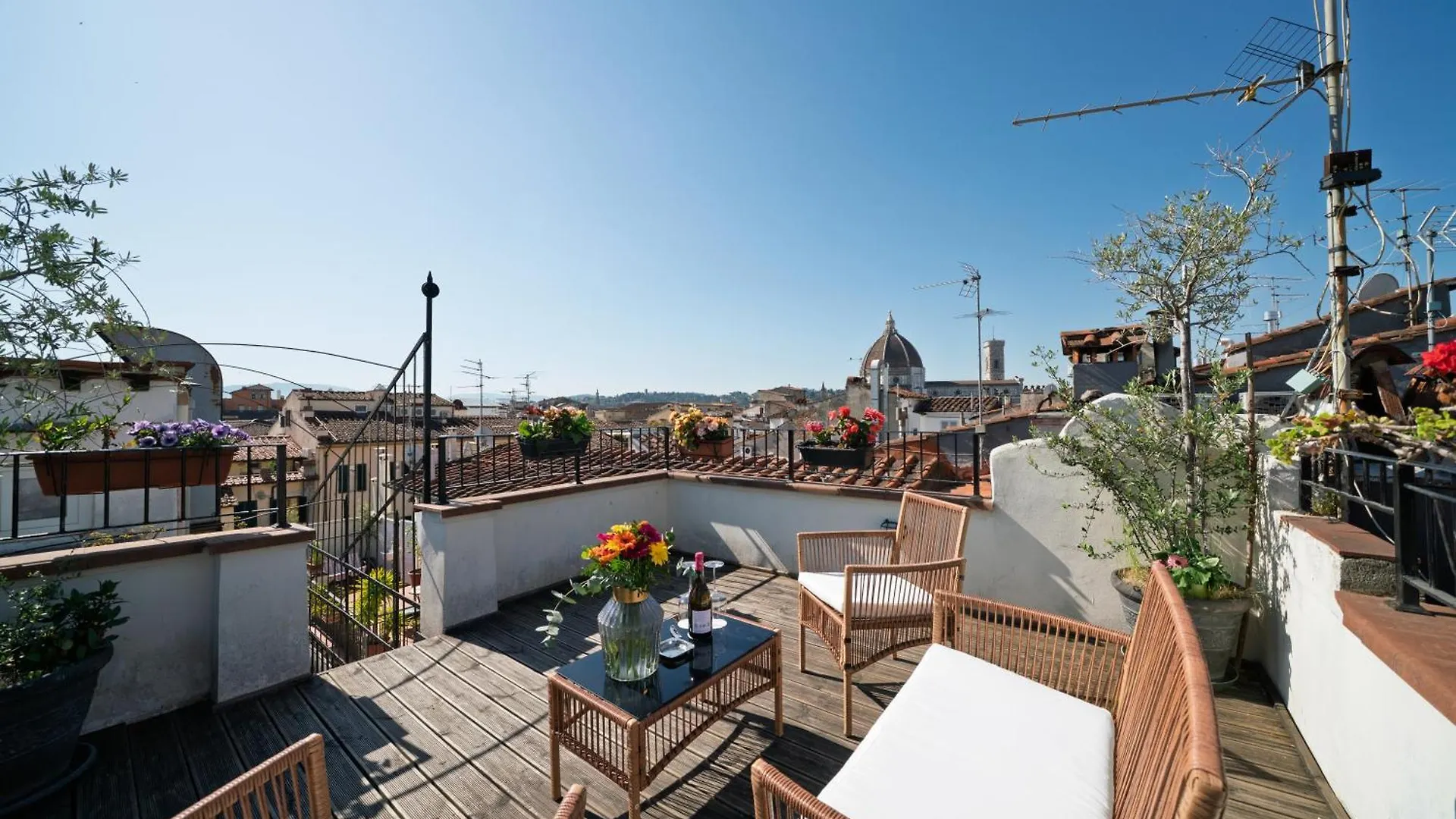 Residenza Conte Di Cavour & Rooftop Florence Guest house
