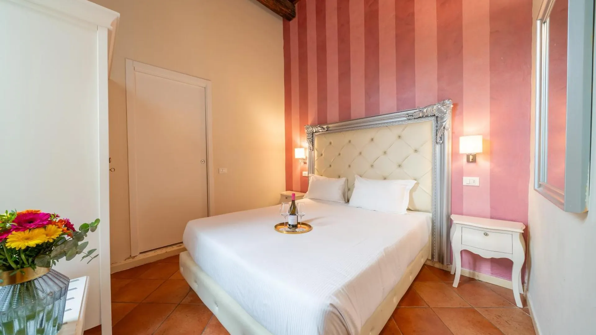 Residenza Conte Di Cavour & Rooftop Floransa Konukevi