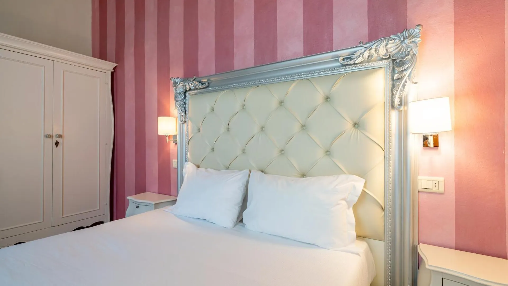 Residenza Conte Di Cavour & Rooftop Florence
