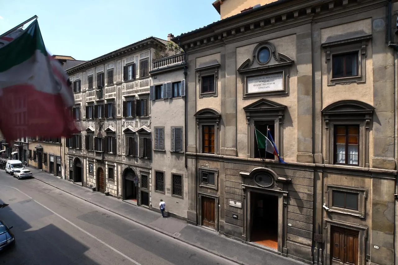 Residenza Conte Di Cavour & Rooftop Florence 2*,