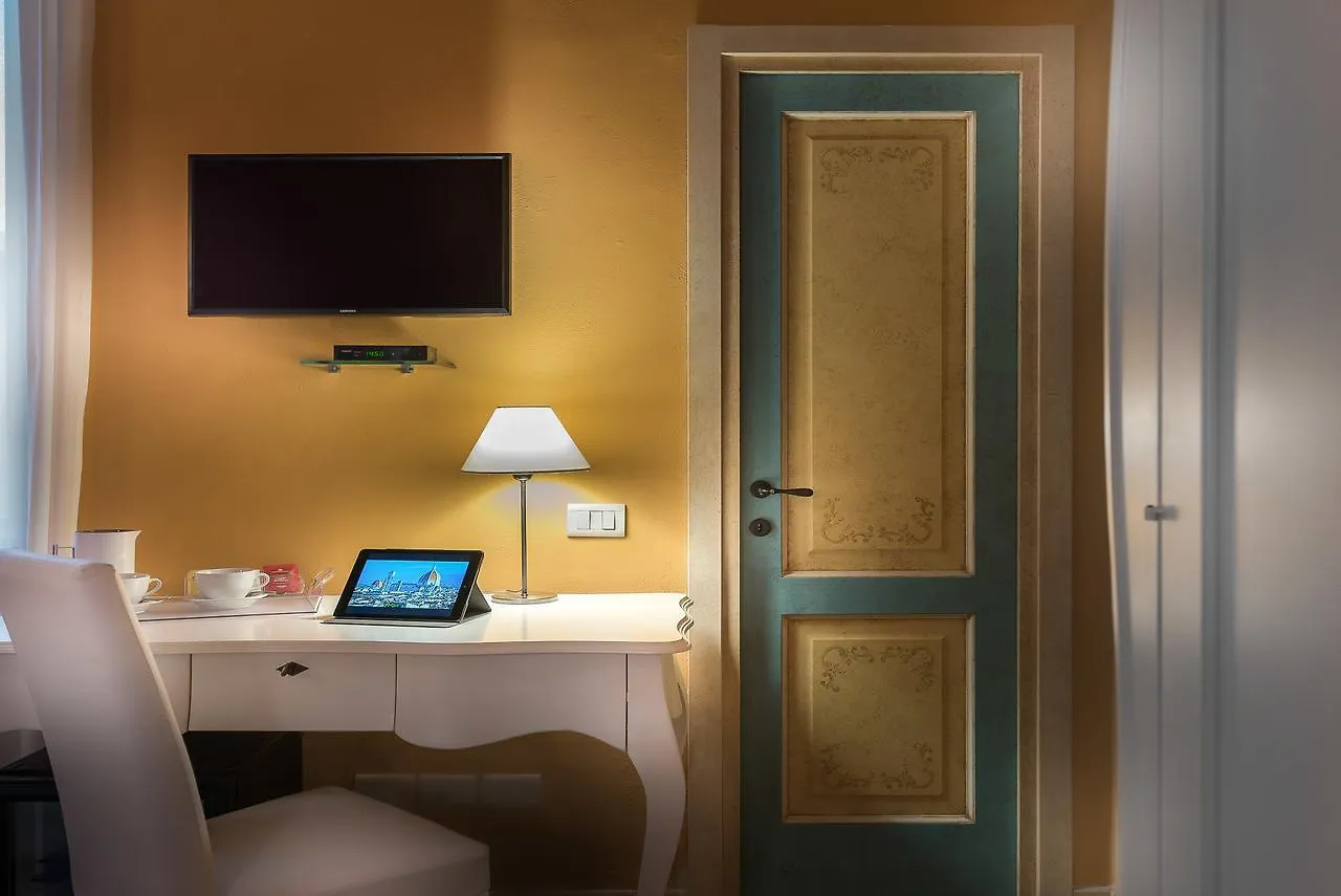 Residenza Conte Di Cavour & Rooftop Florence Guest house