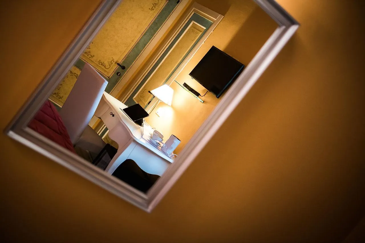 Residenza Conte Di Cavour & Rooftop Hotel Florence Guest house